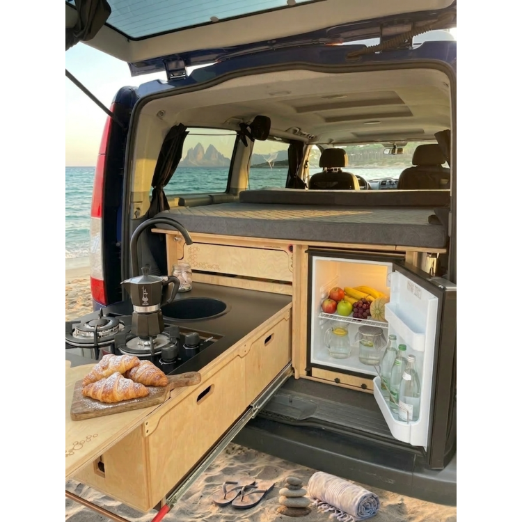 Campinbox Gipsy R3 Ultimate (Küche, Kochgeschirr, Wasser, Kühlschrank)